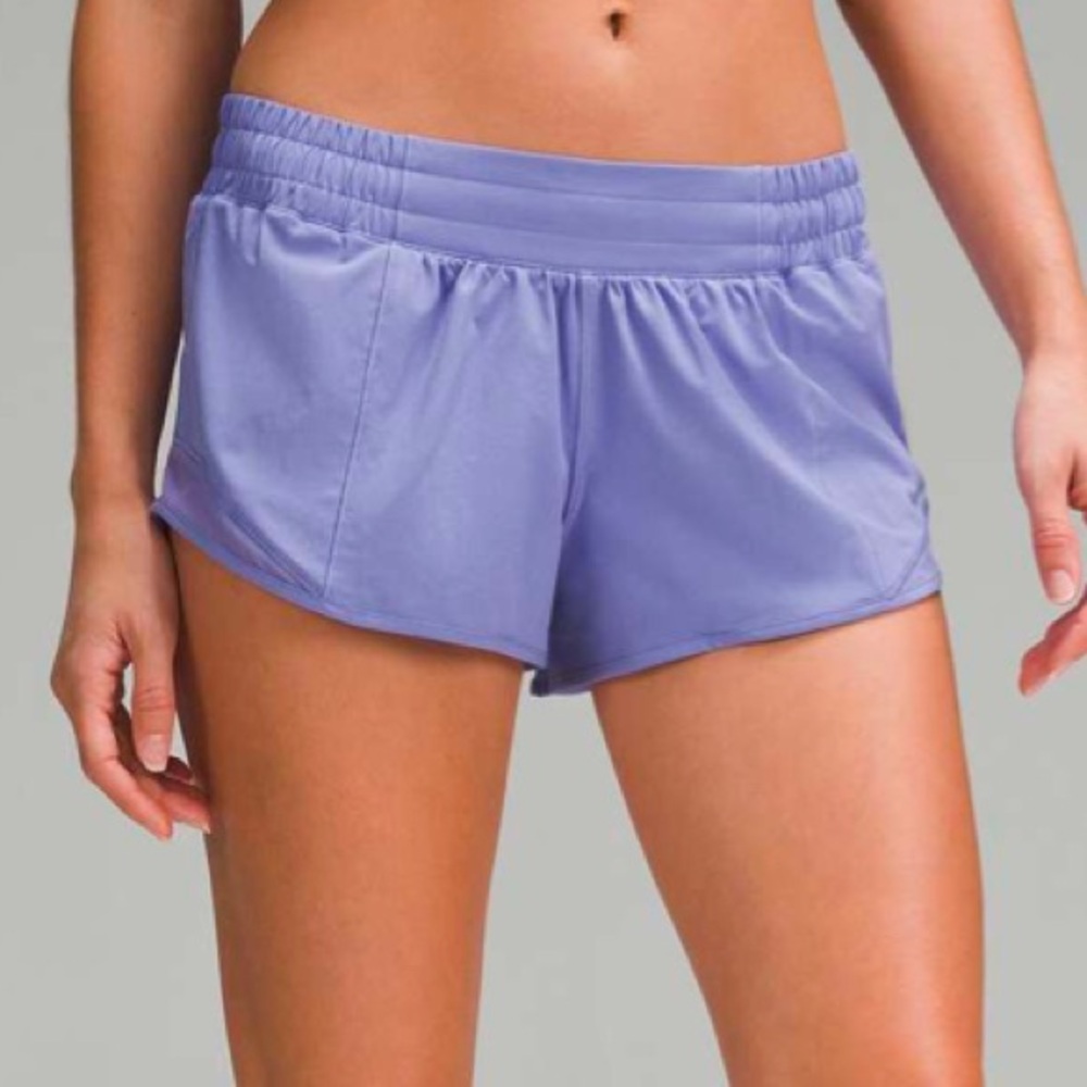 lululemon Hotty Hot Low-Rise Lined Short 2.5" 💜